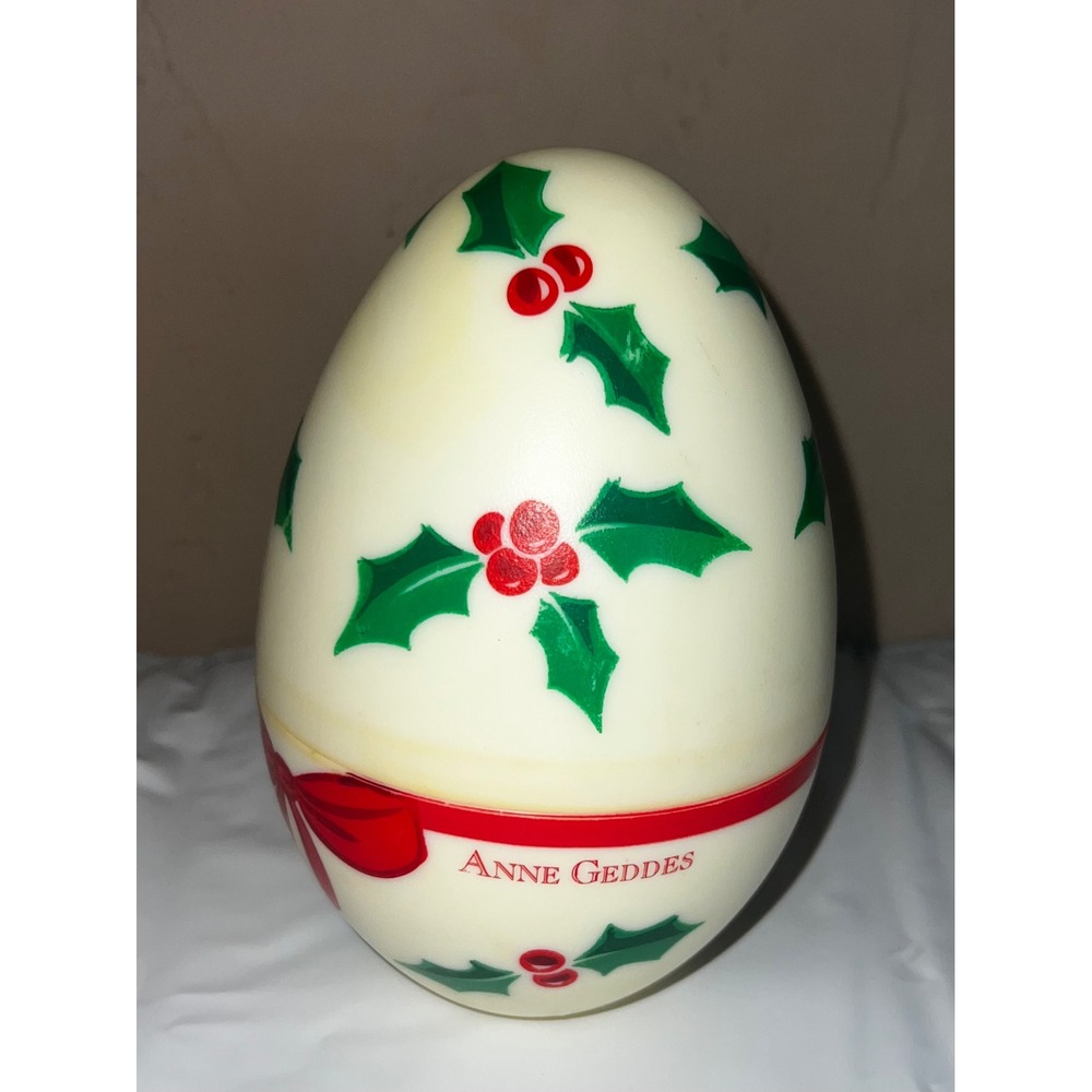 Anne Geddes 2005 Vintage Christmas Holly Berry Plastic Egg Container‎ Only
